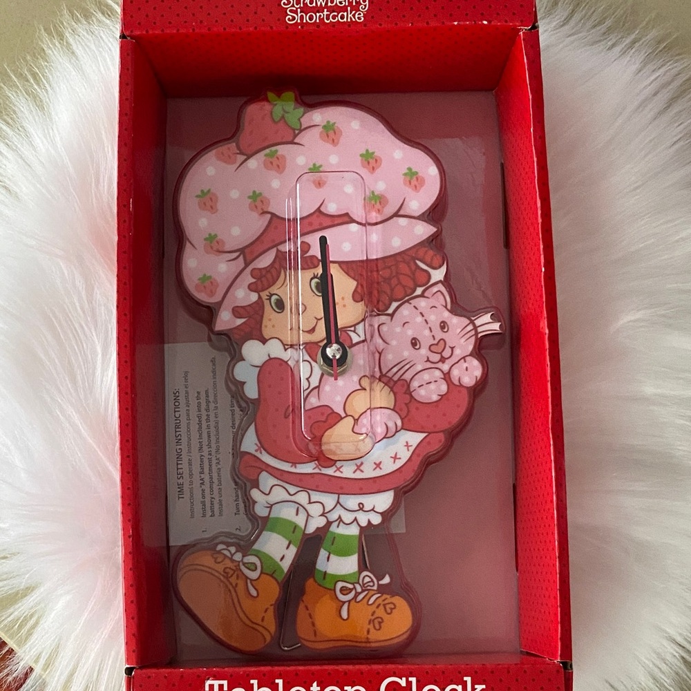 Strawberry Shortcake Tabletop Clock new in box /Analog display - Picture 5 of 5